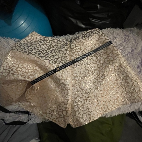 Two piece short set. - Picture 2 of 6